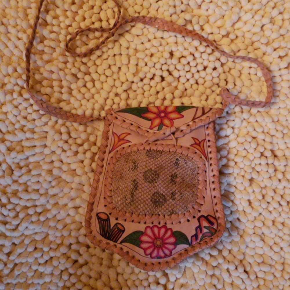 Braided handle hand made leather shoulder pirse